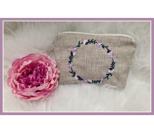 Stickdatei - Blumenkranz Frühling11. April: Stickdatei - Blumenkranz Frühling